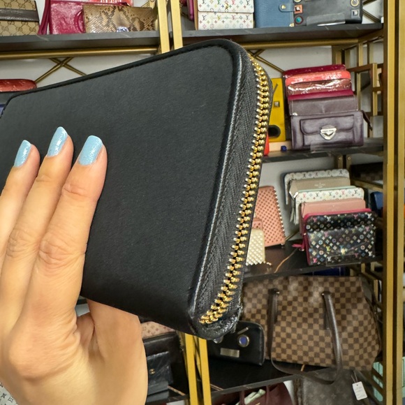 14448 Prada Tessuto nylon Zip around wallet with leather interior and trim - Picture 3 of 6